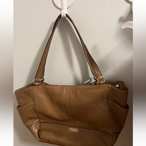 Coach leather bag with great condition.